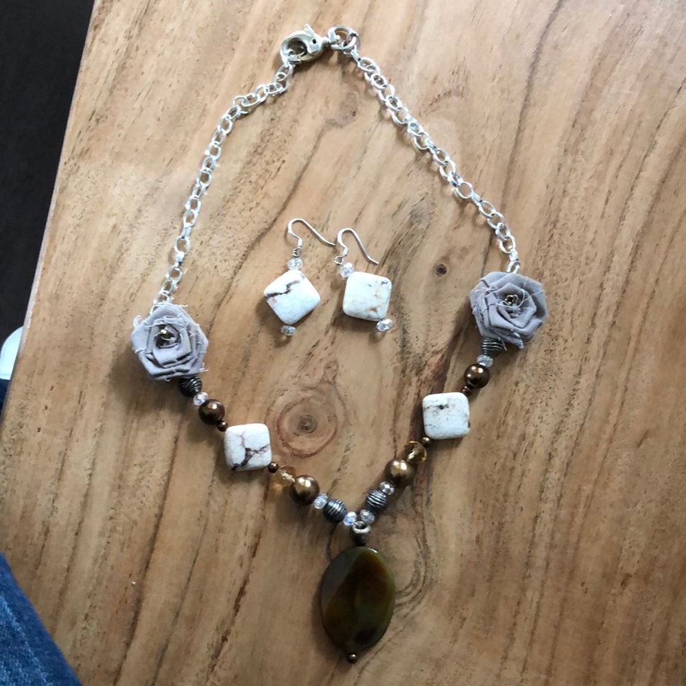 Necklace and earrings set